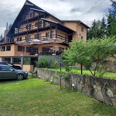 Pensiunea La Taverna Traisteni Екстер'єр фото