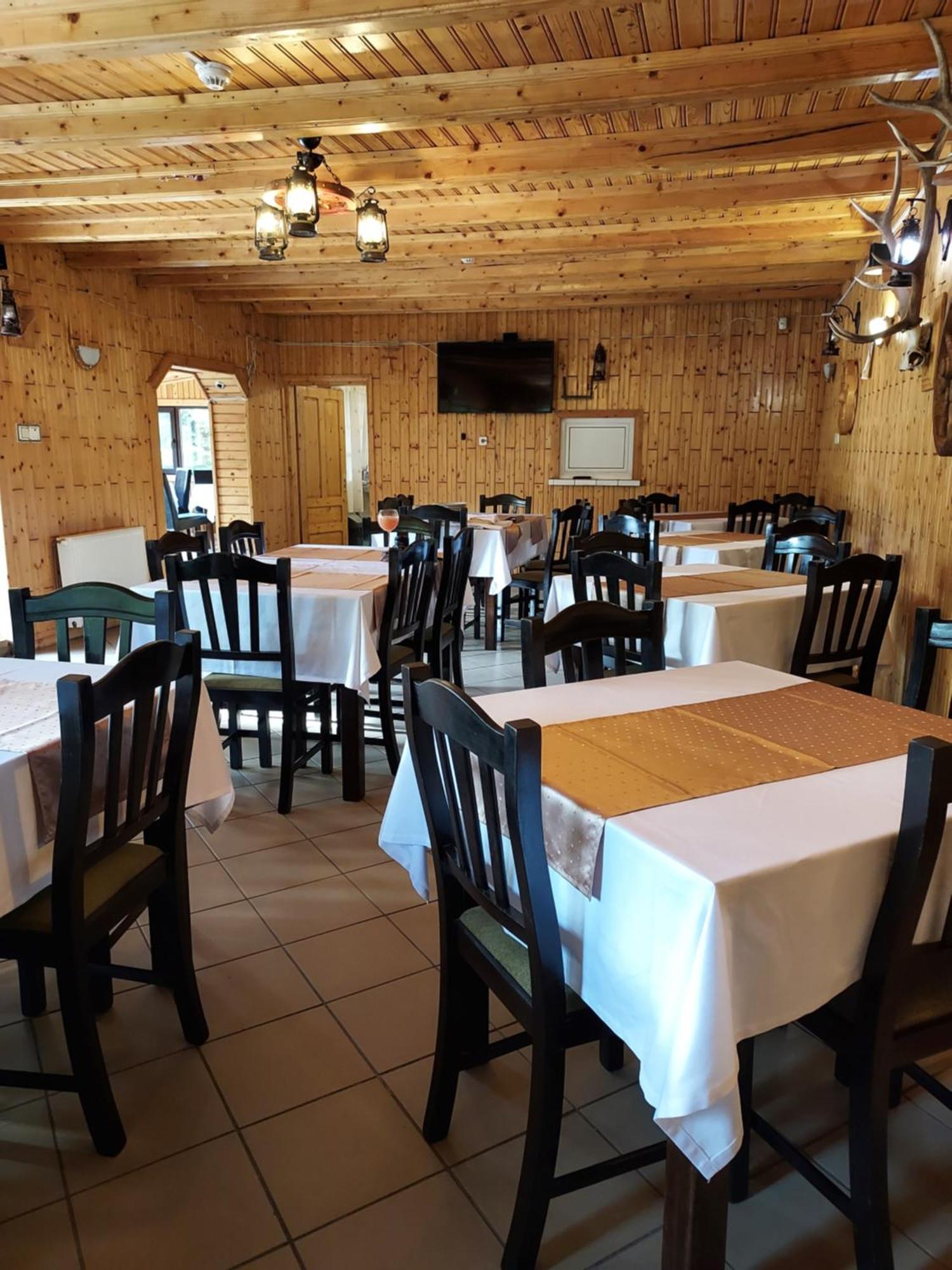 Pensiunea La Taverna Traisteni Екстер'єр фото