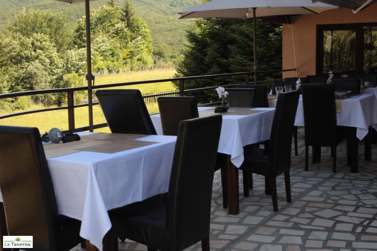 Pensiunea La Taverna Traisteni Екстер'єр фото