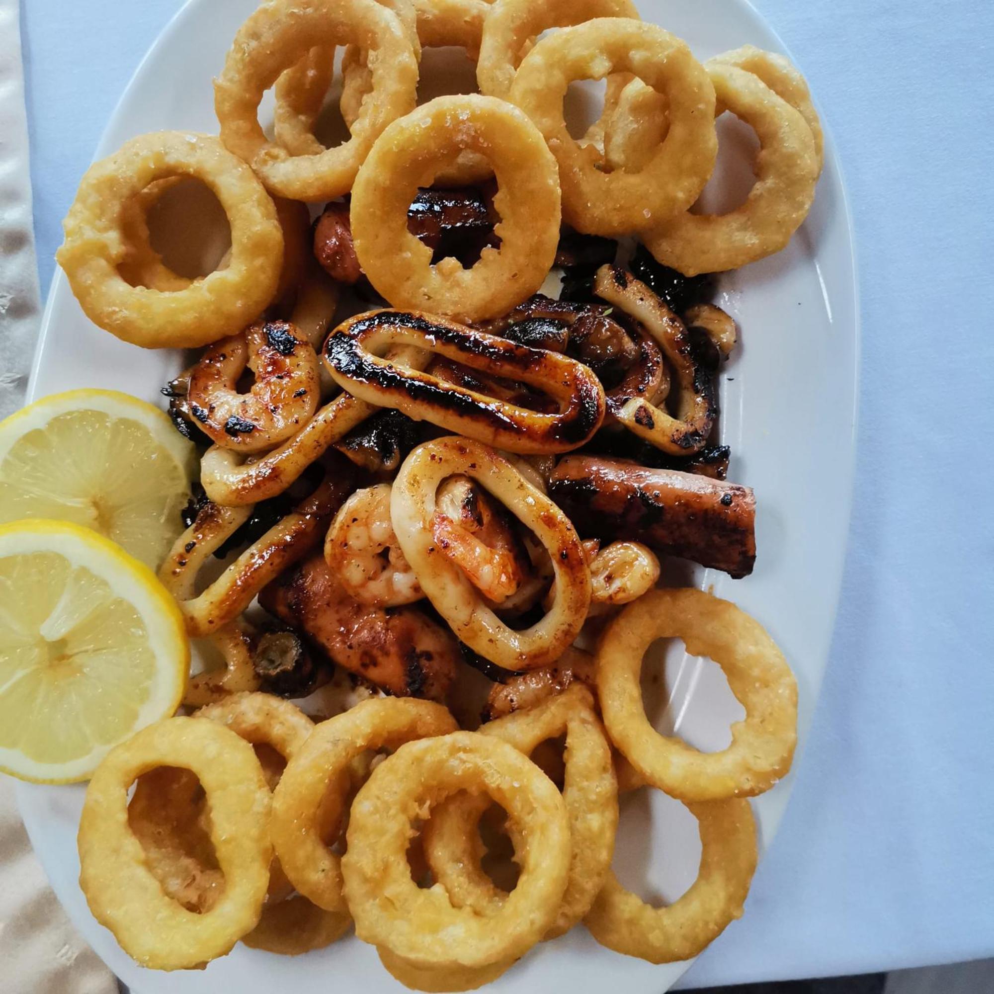 Pensiunea La Taverna Traisteni Екстер'єр фото