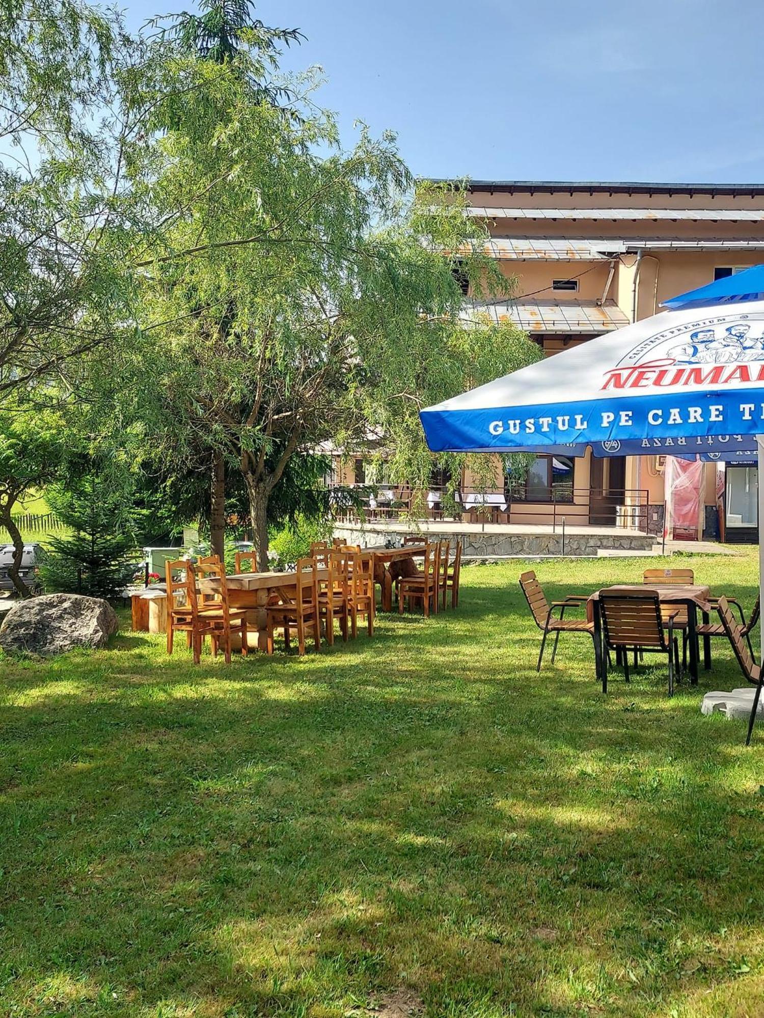 Pensiunea La Taverna Traisteni Екстер'єр фото