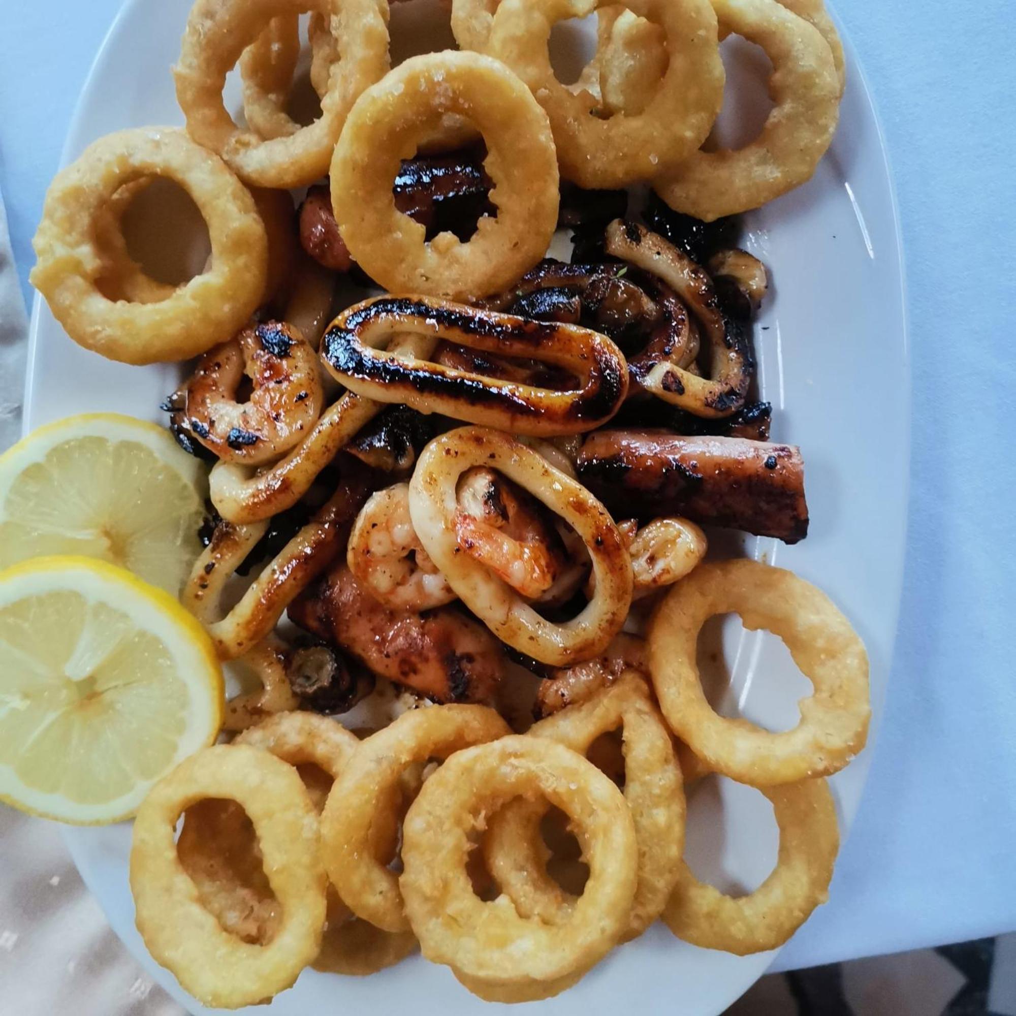 Pensiunea La Taverna Traisteni Екстер'єр фото