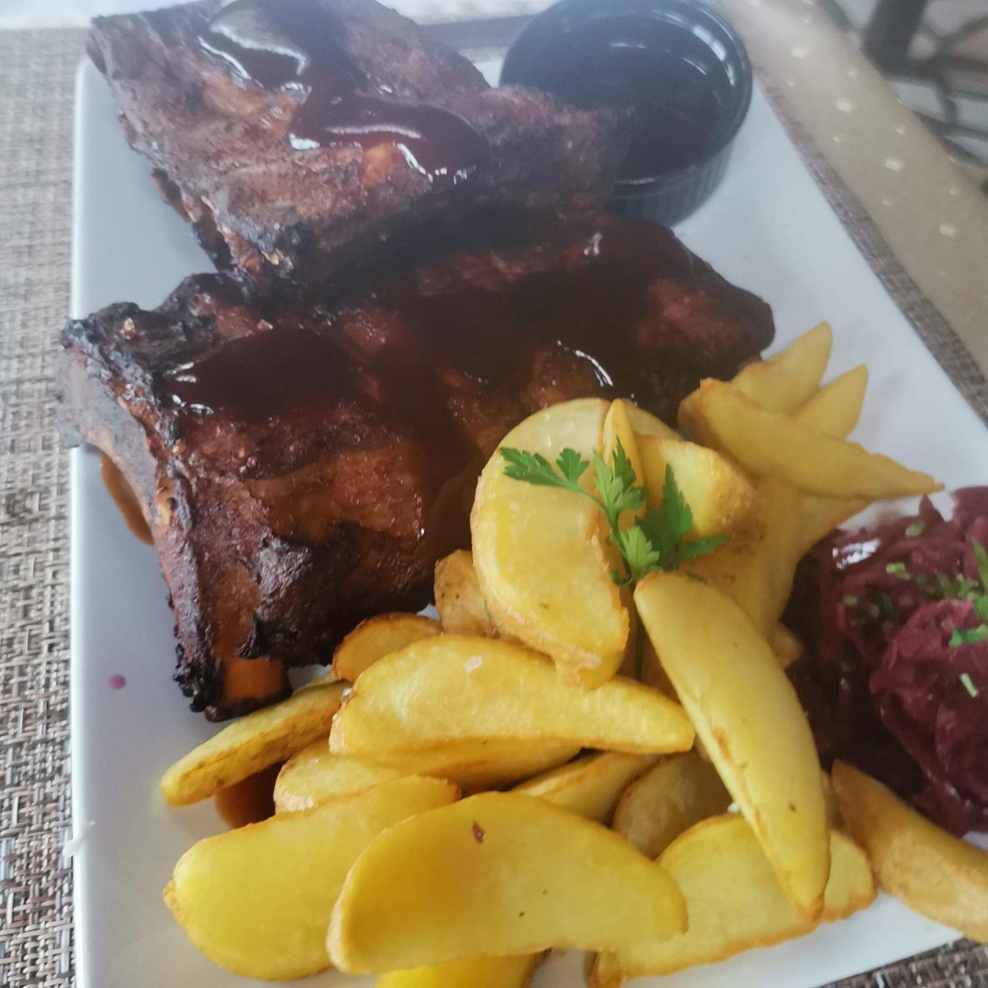 Pensiunea La Taverna Traisteni Екстер'єр фото
