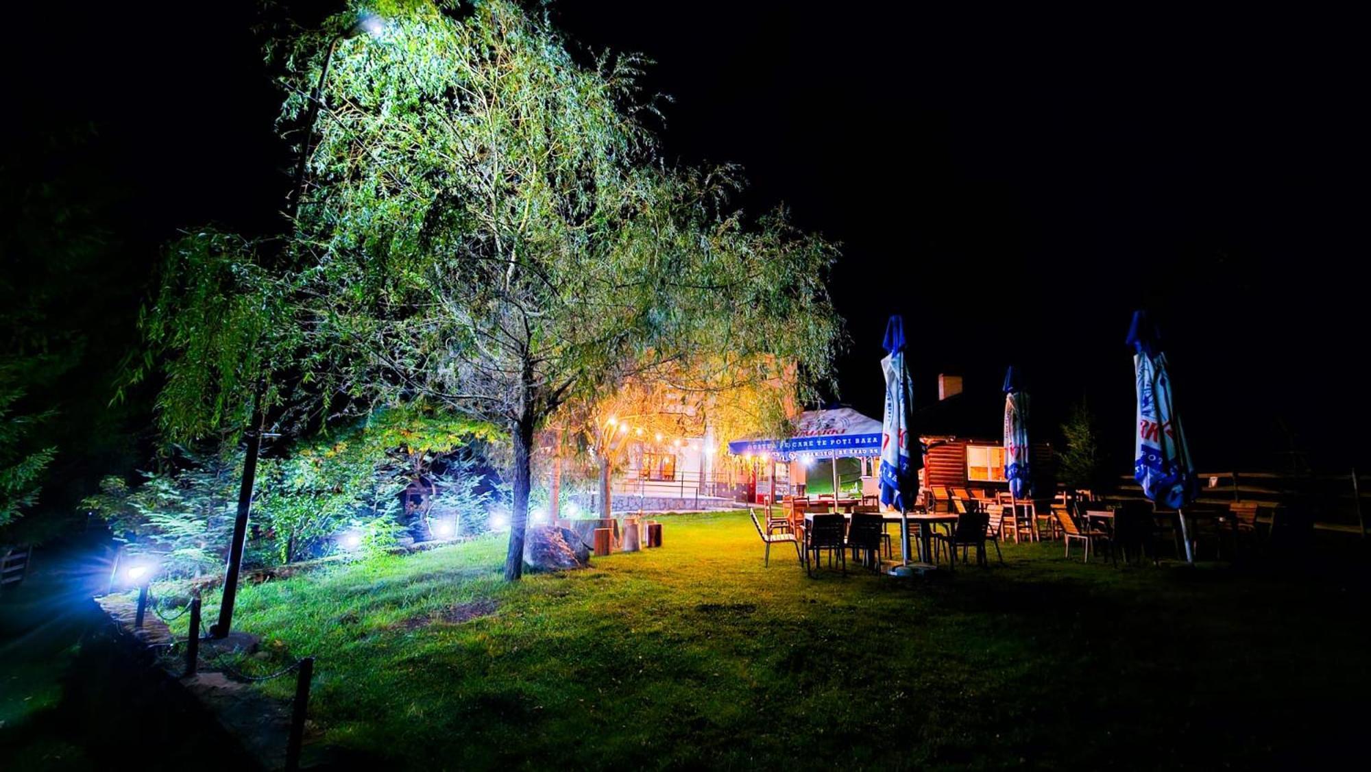 Pensiunea La Taverna Traisteni Екстер'єр фото